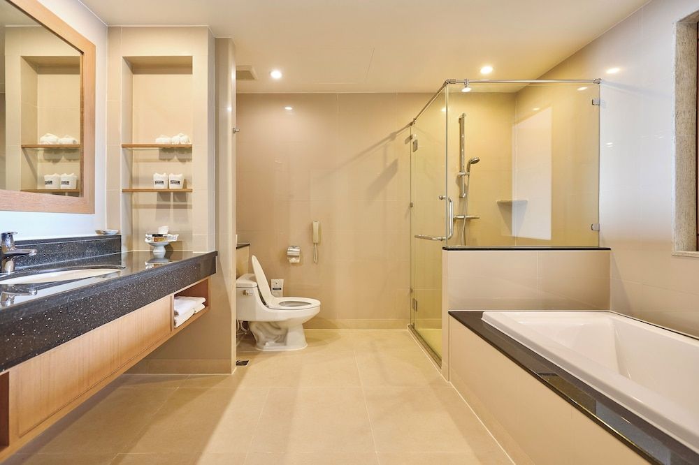 The Heritage Pattaya Beachfront Resort Deluxe Twin Room 6