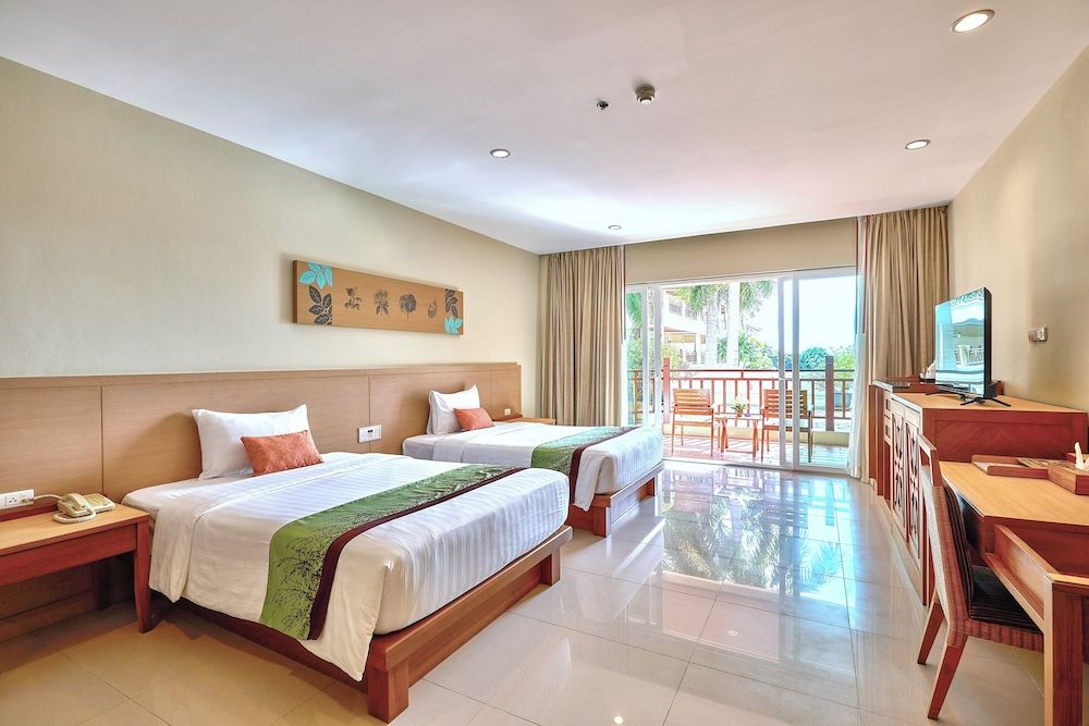 The Heritage Pattaya Beachfront Resort Deluxe Twin Room 2