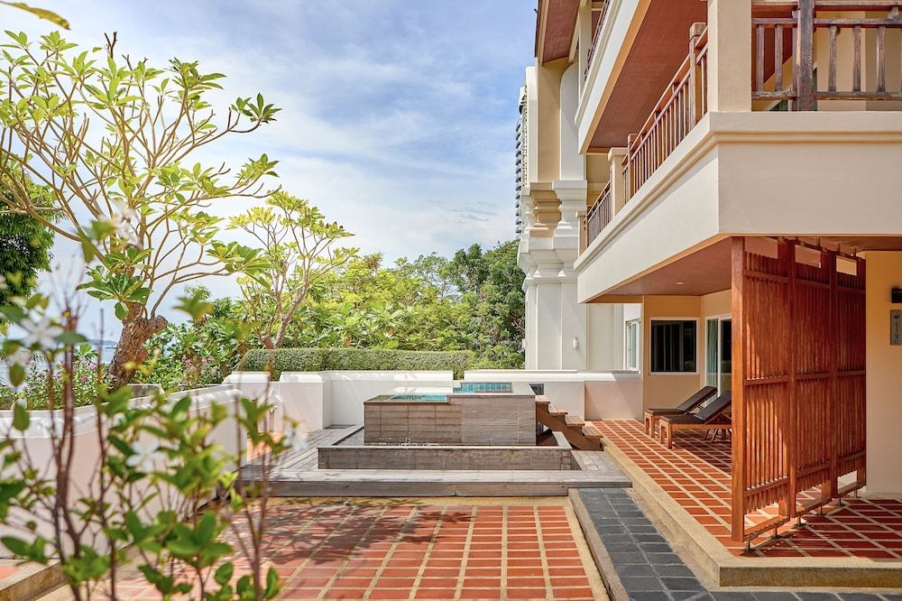 undefined The Heritage Pattaya Beachfront Resort 3