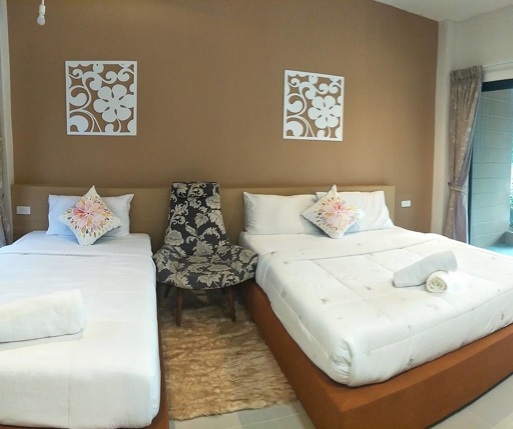 Suwi CoCo Ville Resort Superior Triple Room 3