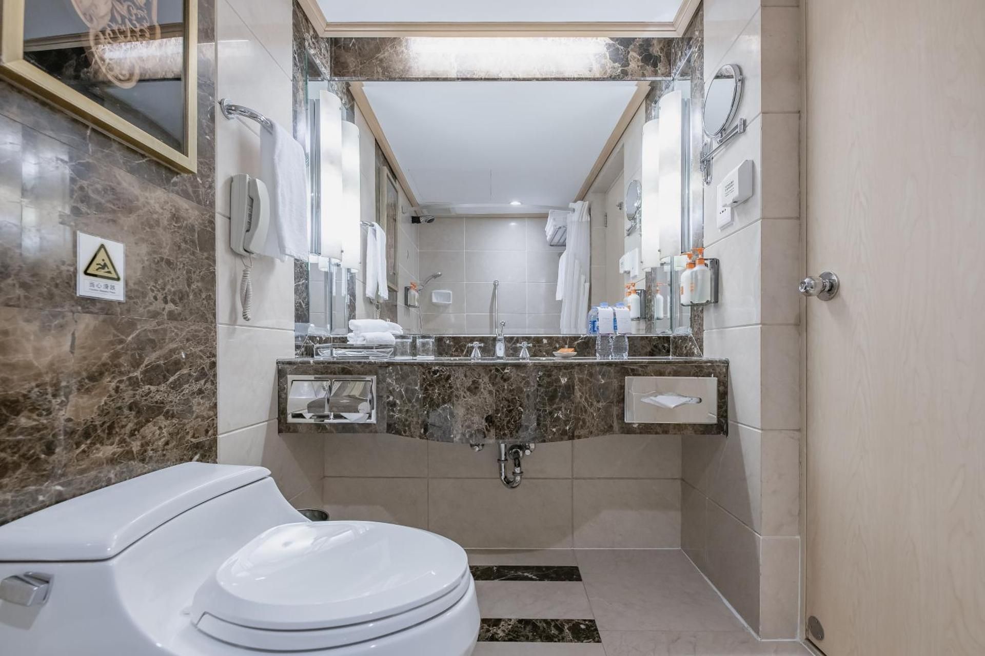 2 Twin Beds Standard Technology