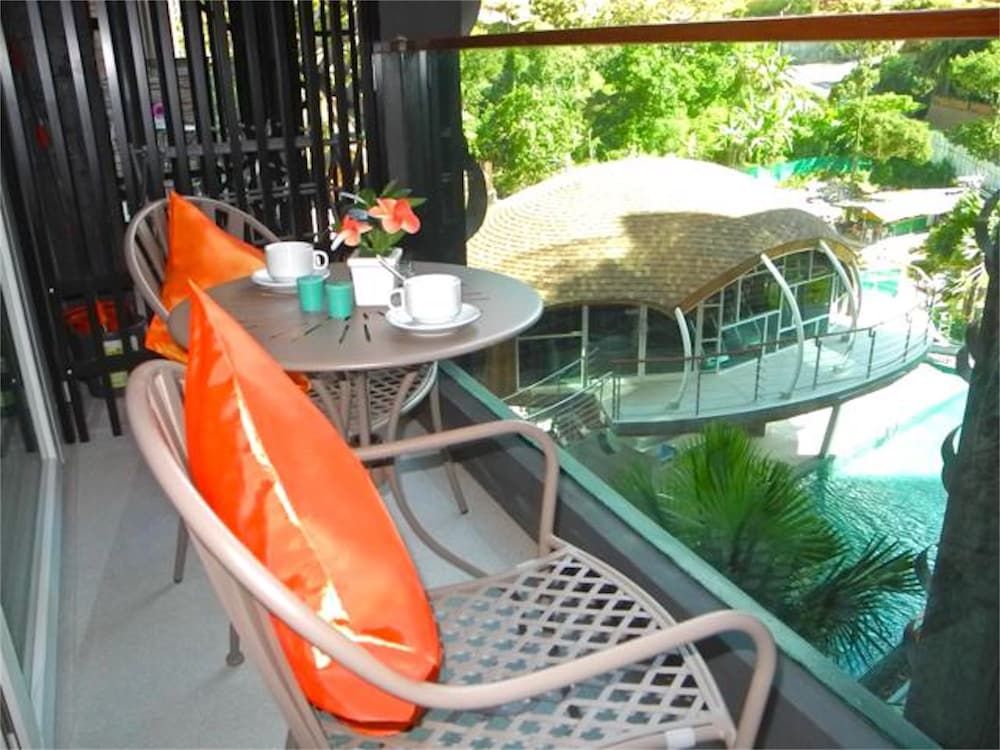 Emerald Patong New Studio with Balcony Studio 8