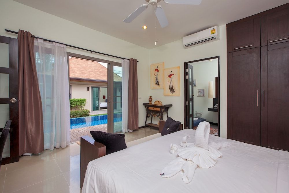 Niche Villas by TropicLook 3 Bedroom Sala