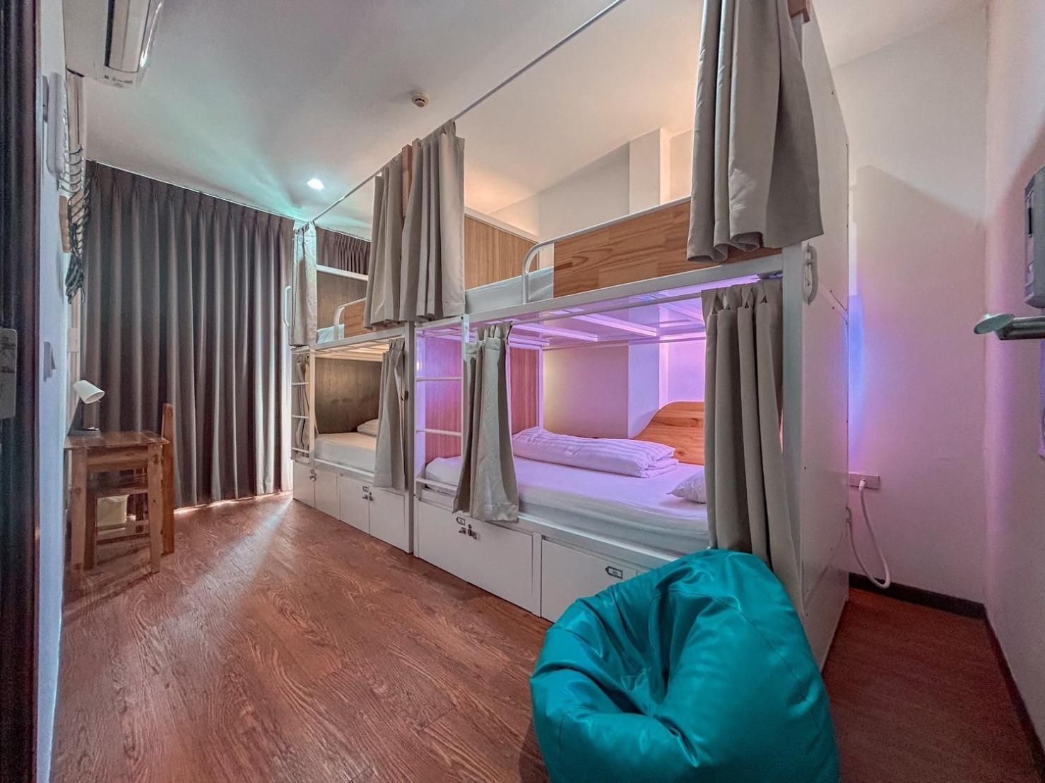 Private 4-Bunk Beds Room