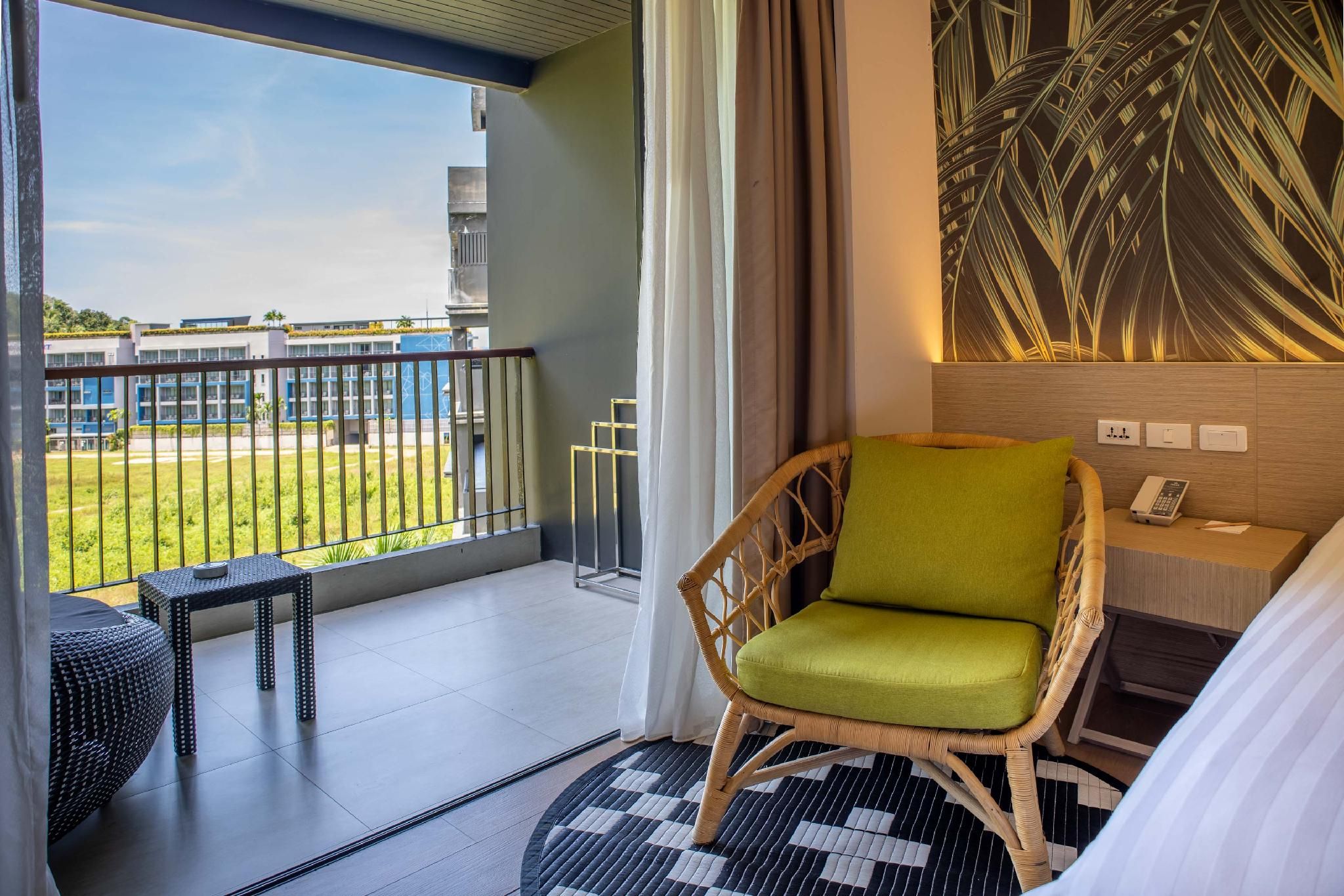 Deluxe Cliff View Room