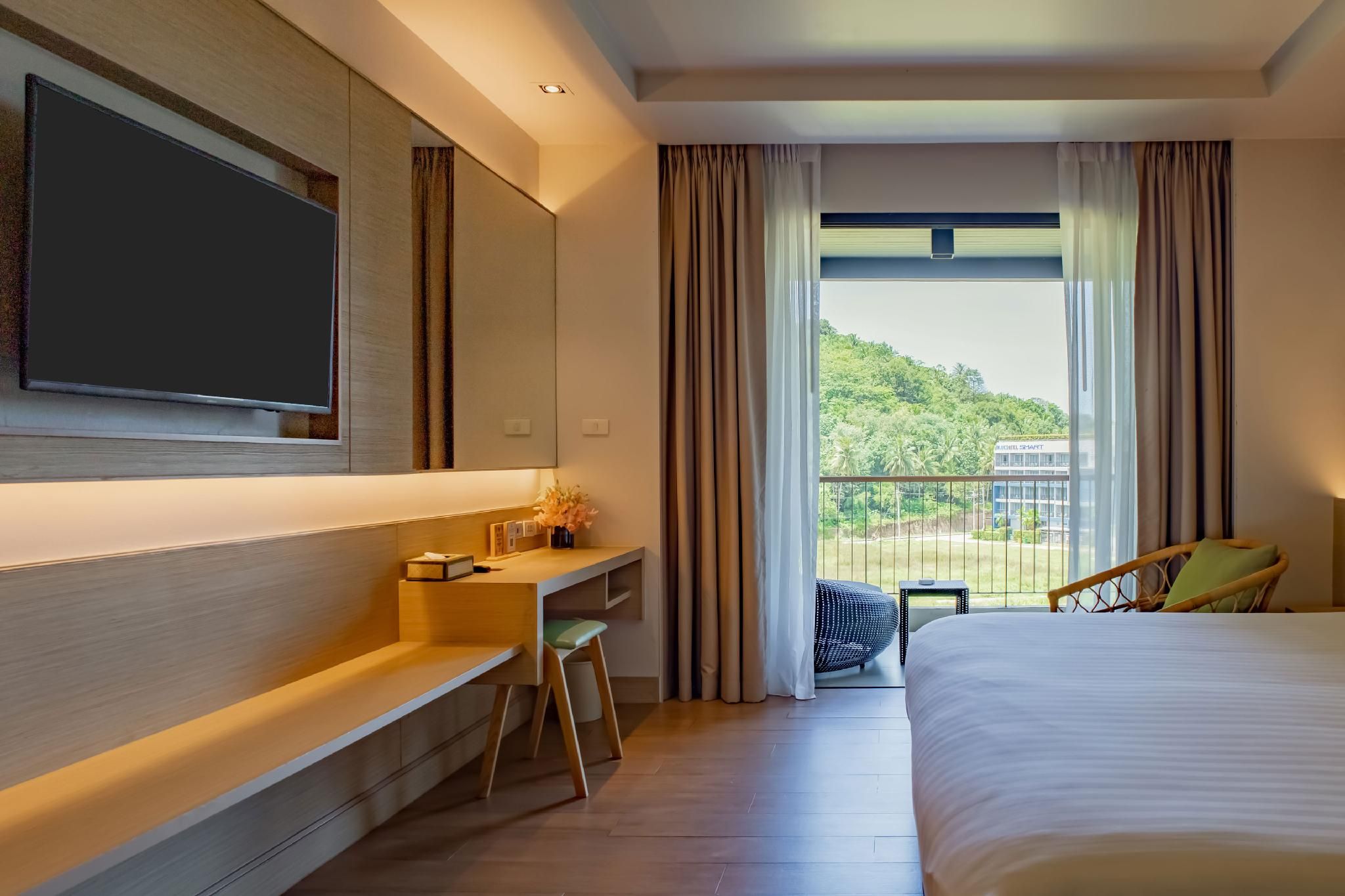 Deluxe Cliff View Room