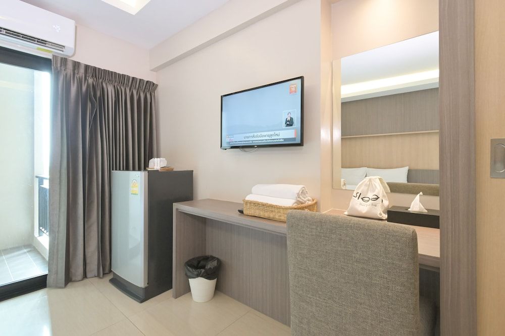 Sleep Hotel Bangkok Deluxe Double Room 13