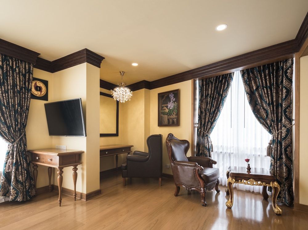 Peak Nimman Prestige Hotel Grand Deluxe Room 8