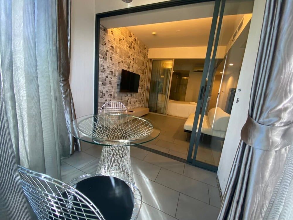 BoonRumpa Condotel Deluxe Room 7