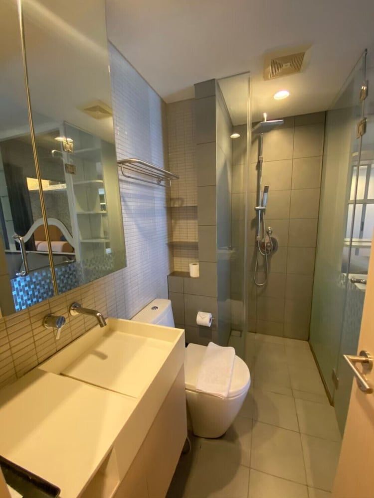 BoonRumpa Condotel Deluxe Room 5