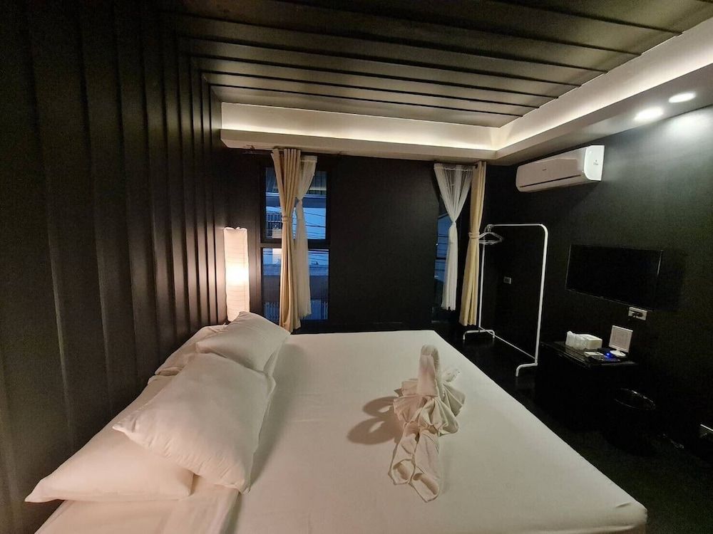 Trat 101 Hotel Premium Black Signature 9