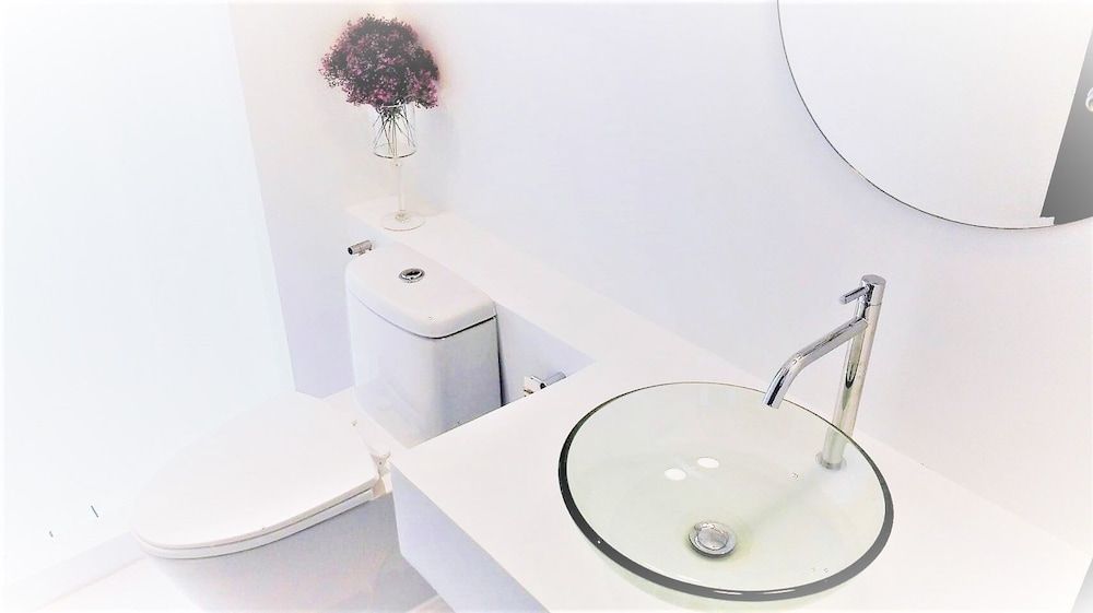 Trat 101 Hotel White Suite 16