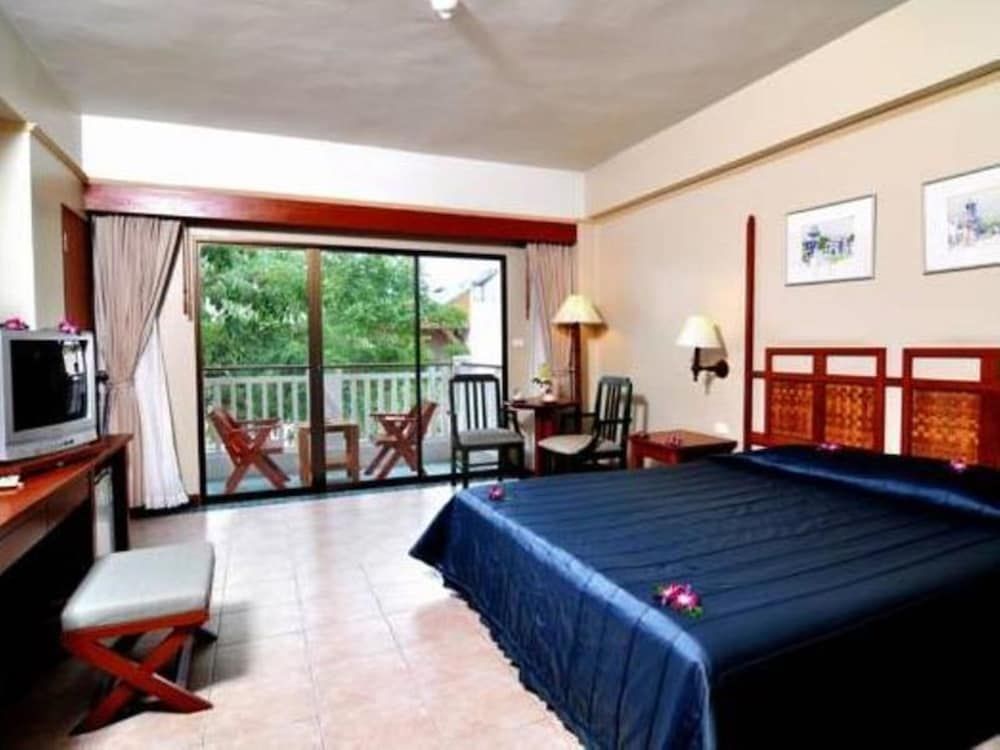 Karon Princess Hotel Superior Room, Garden View 4