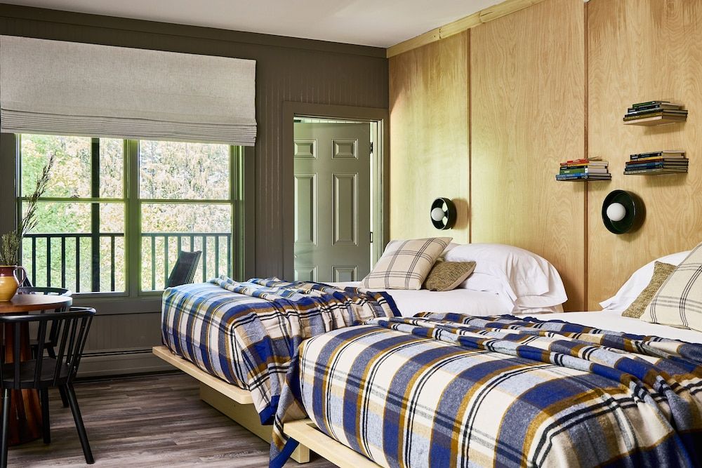 Bluebird Cady Hill Lodge Double Queen 3