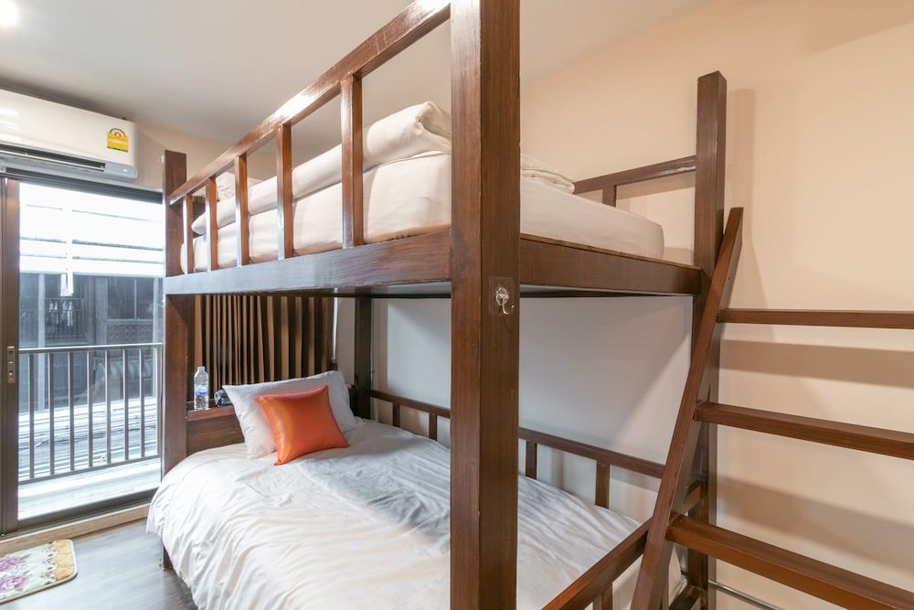 Phobphanhostel 4-Bed Shared Bathroom 2