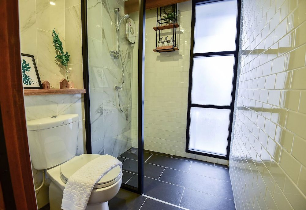 Family Tree Hotel Deluxe Double Room with Balcony 3