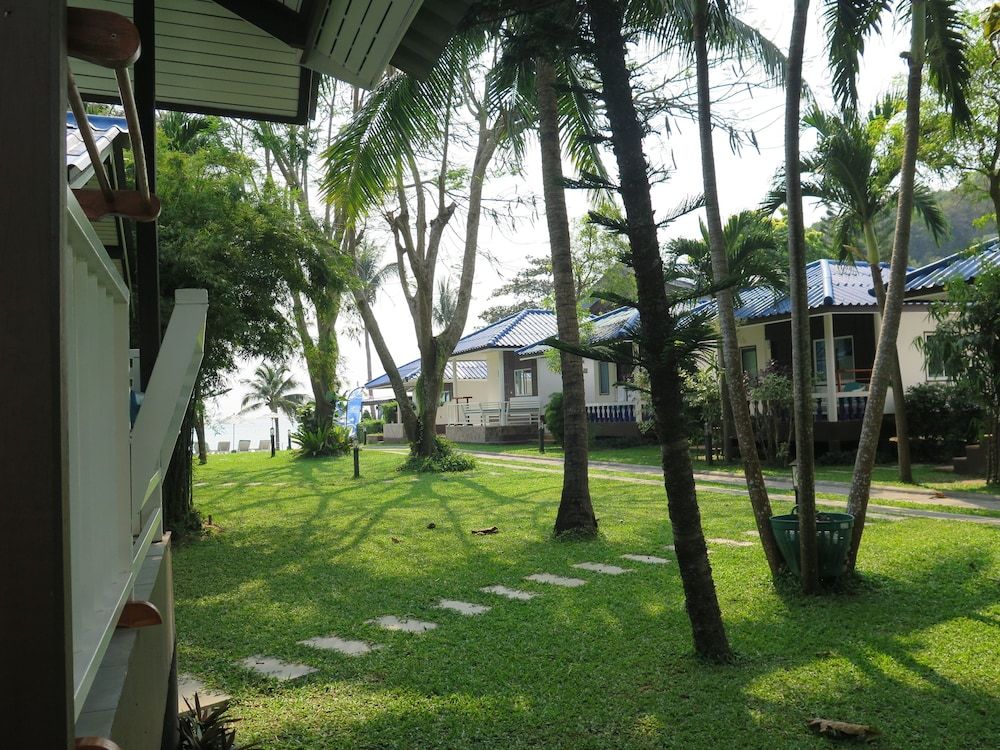 Assava Dive Resort Superior Bungalow 13