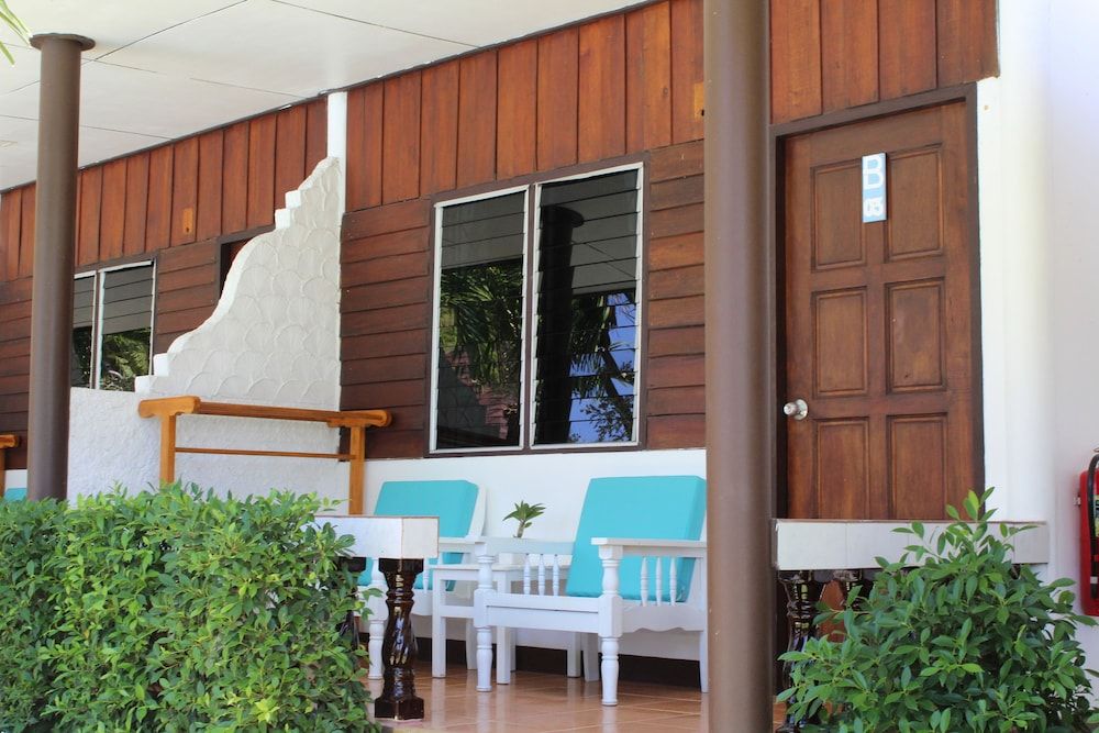 Assava Dive Resort Standard Triple Room 5