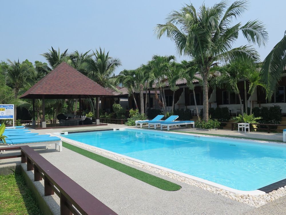 Assava Dive Resort Standard Triple Room 6