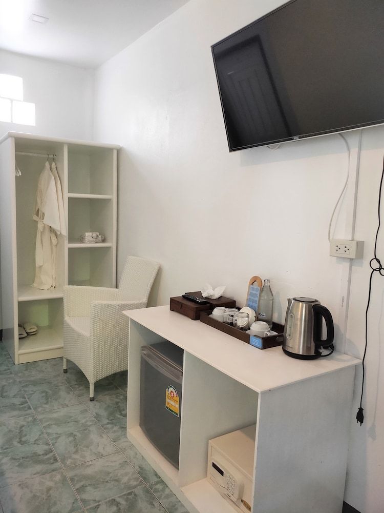 Assava Dive Resort Superior Bungalow 4