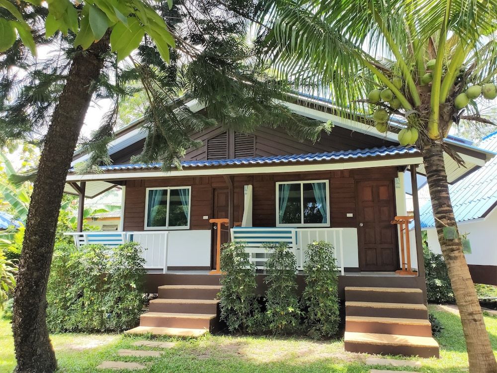 Assava Dive Resort Superior Bungalow 6