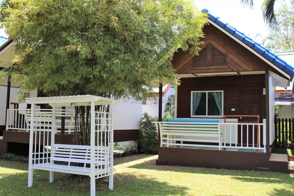 Assava Dive Resort Superior Bungalow 3