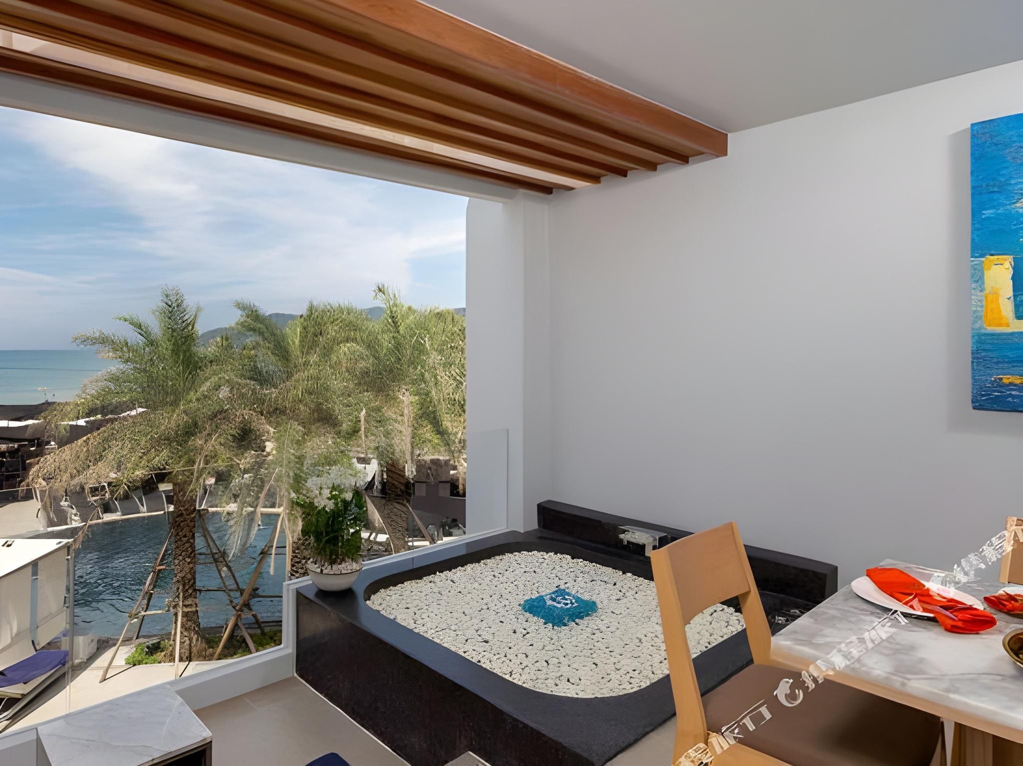 Luxury Beachfront Suite