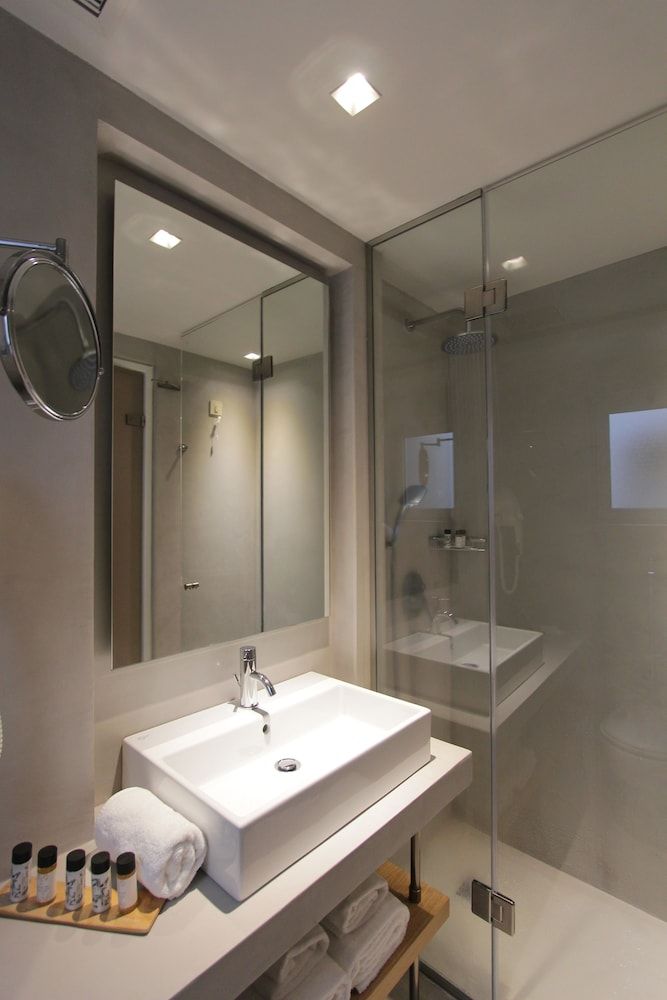 Golden Age Hotel Urban Chic Room 14