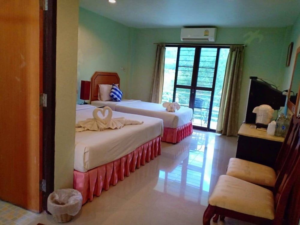 Phurua Bussaba Resort & Spa Deluxe Triple Room