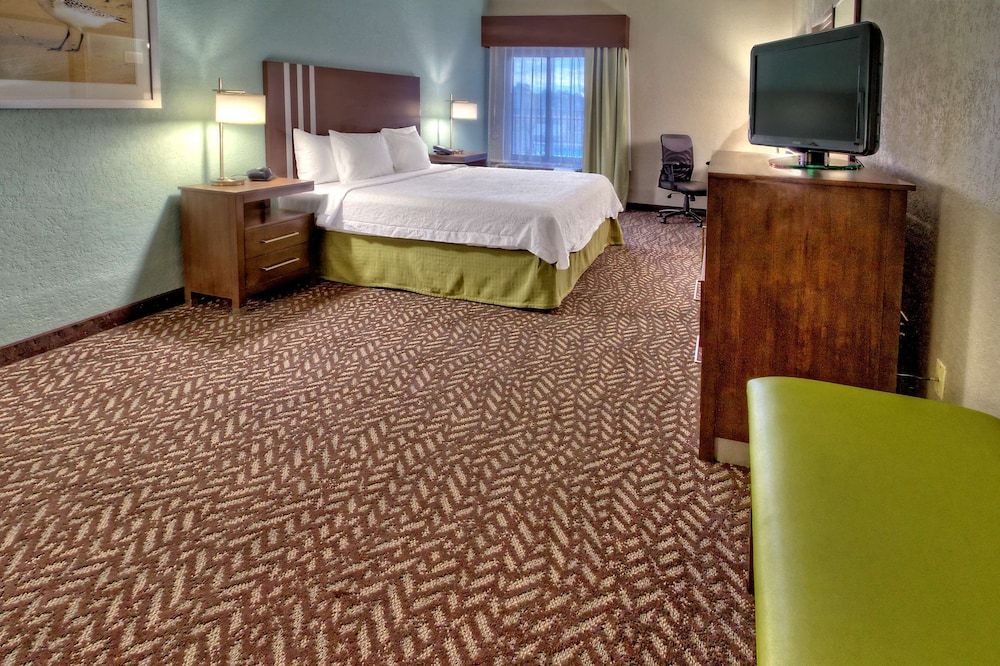 Room, 1 King Bed, Accessible (Roll-In Shower)