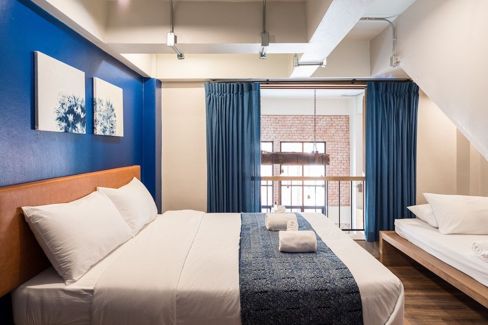 Natee Hostel Triple Room, Shared Bathroom 3