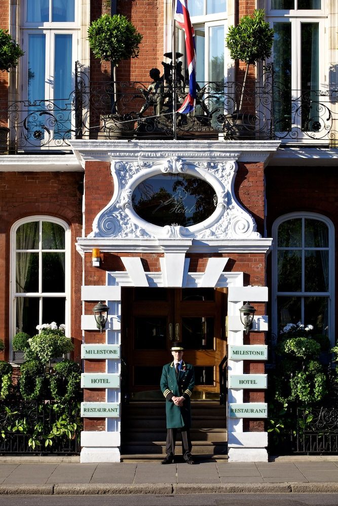 undefined The Milestone Hotel 9