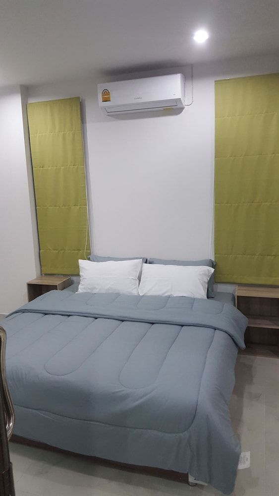 undefined M-Village 10