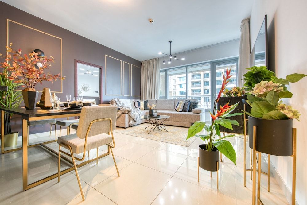 Maison Privee - Radiant Urban Retreat with Iconic Burj Khalifa Vws
