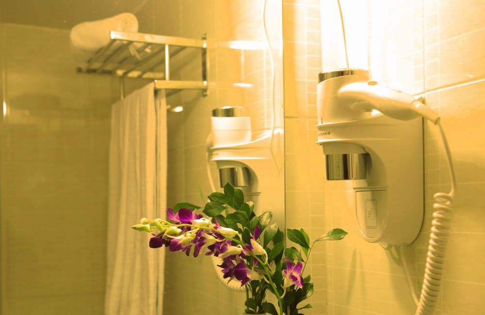 Civic Inn Deluxe Double Room 4