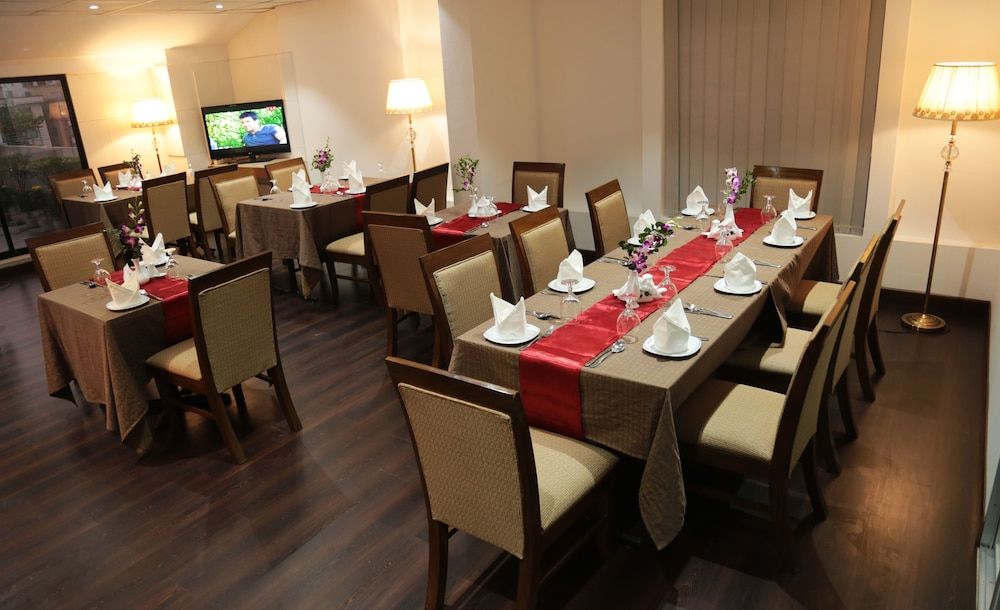 undefined Civic Inn 8