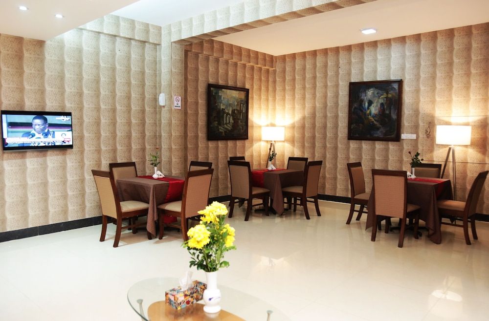 undefined Civic Inn 7