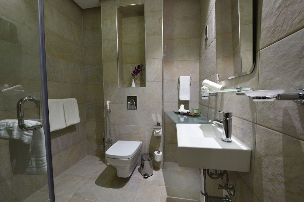 Ramada Encore by Wyndham Kuwait Downtown Classic Twin bed Smoking 5