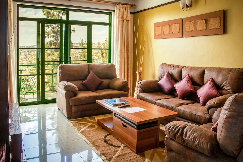 undefined Highlands Suites Hotel