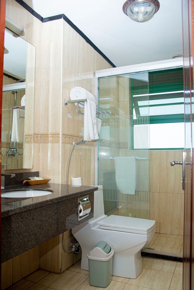 Highlands Suites Hotel Deluxe Suite, 1 Bedroom 2