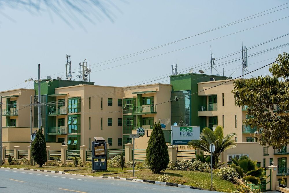 undefined Highlands Suites Hotel 4