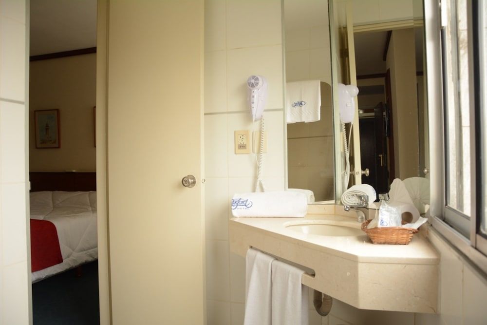 Oxford Hotel Room, 1 Double Bed 4