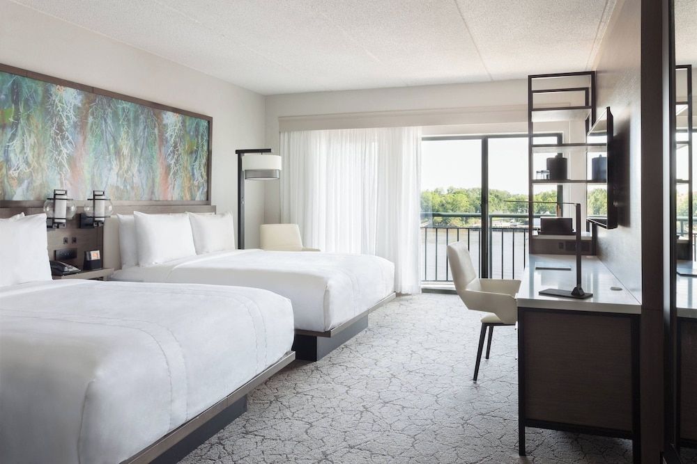 Marriott Savannah Riverfront Room, 2 Queen Beds