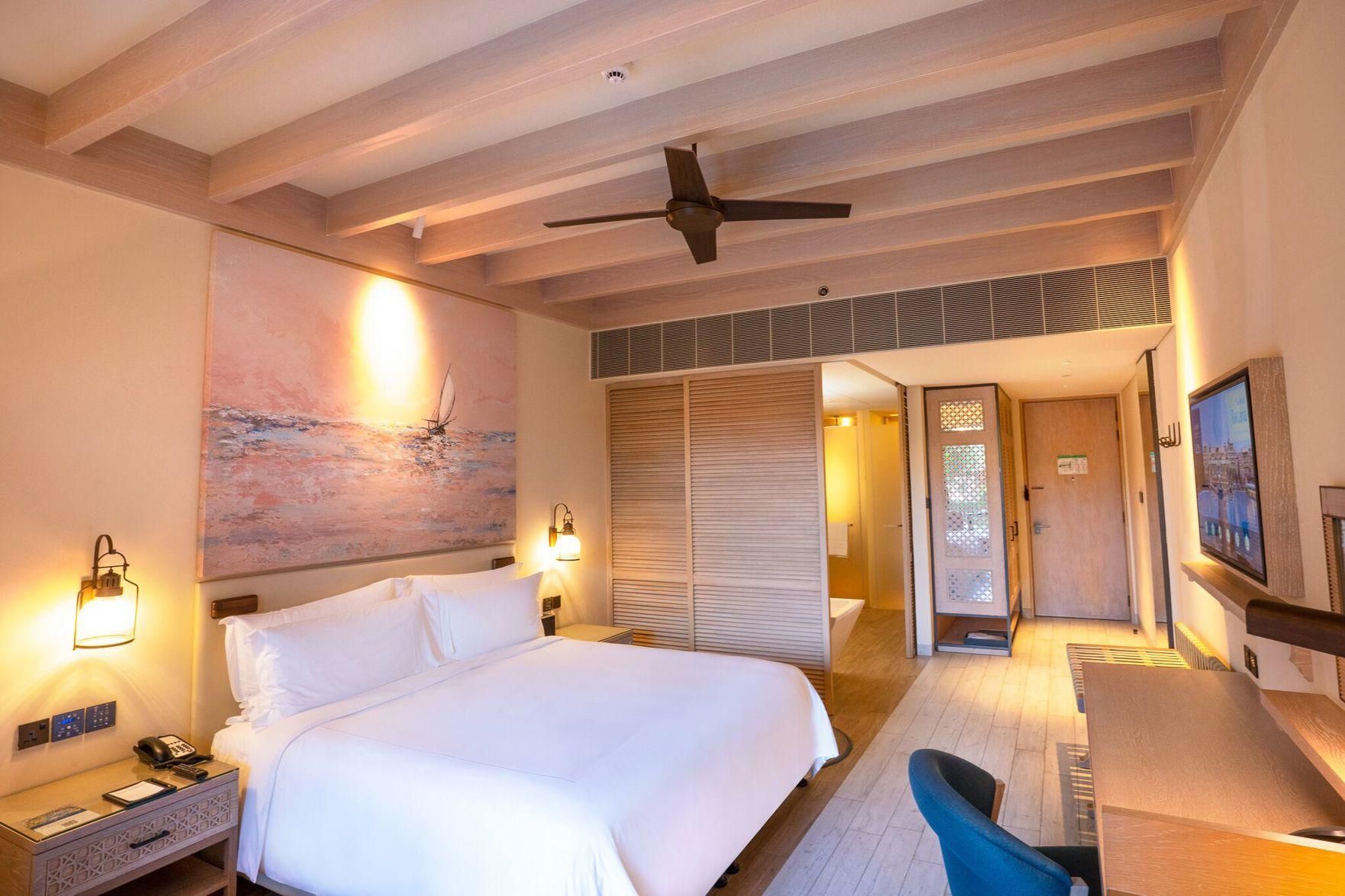 Saadiyat Rotana Resort and Villas Guest Room with Balcony 11