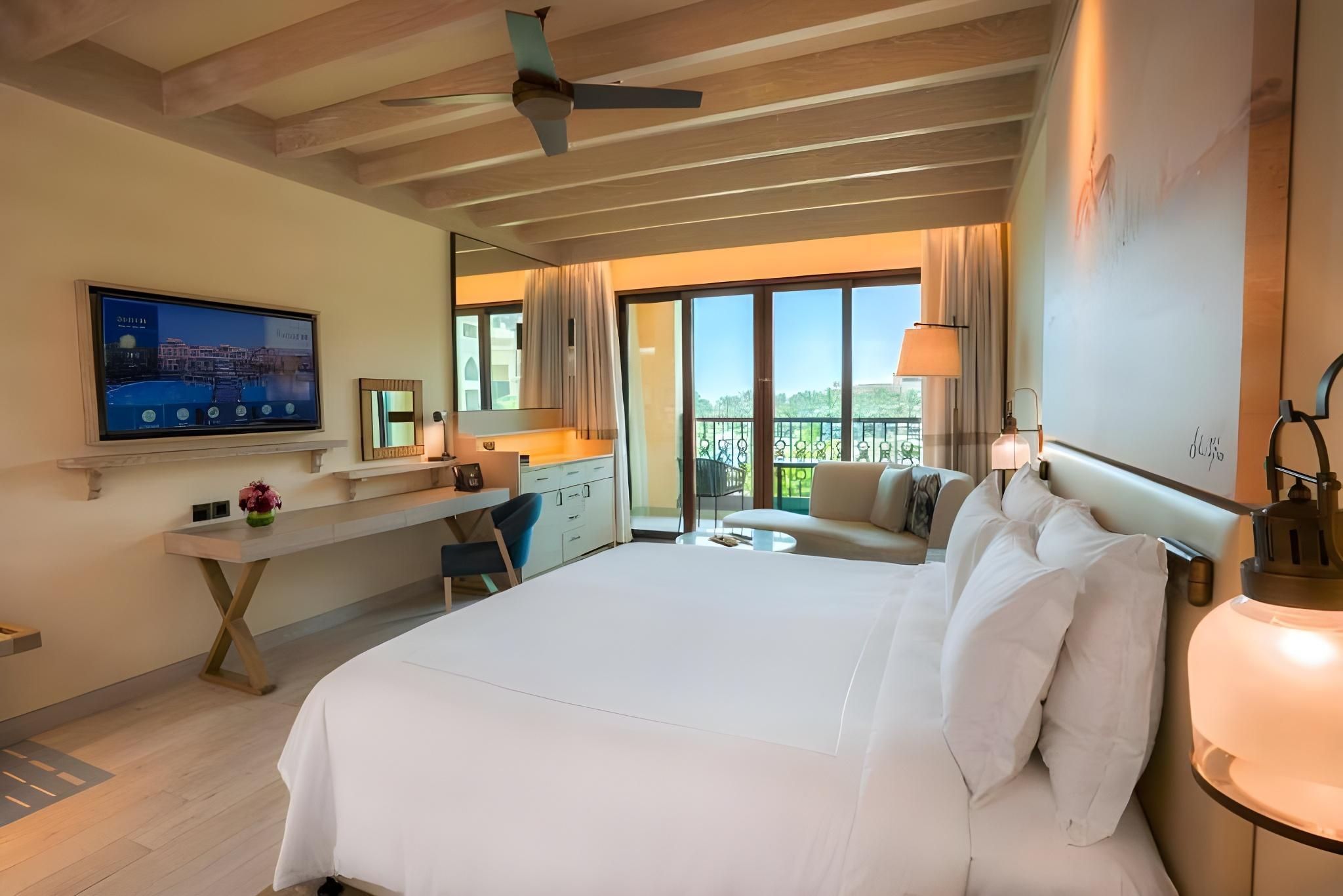 Saadiyat Rotana Resort and Villas Guest Room with Balcony 10