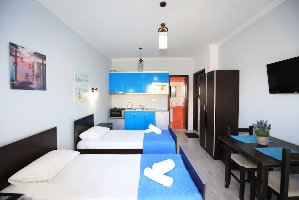 Hotel Keos Twin Room, Mountain View 5