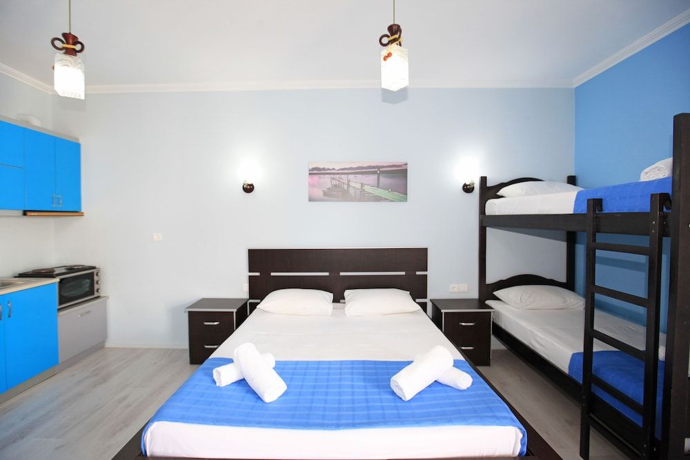 Hotel Keos Quadruple Room, Sea View 16