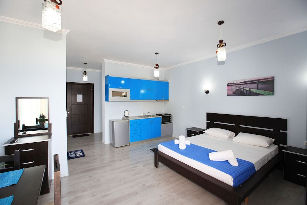 Hotel Keos Quadruple Room, Sea View 10