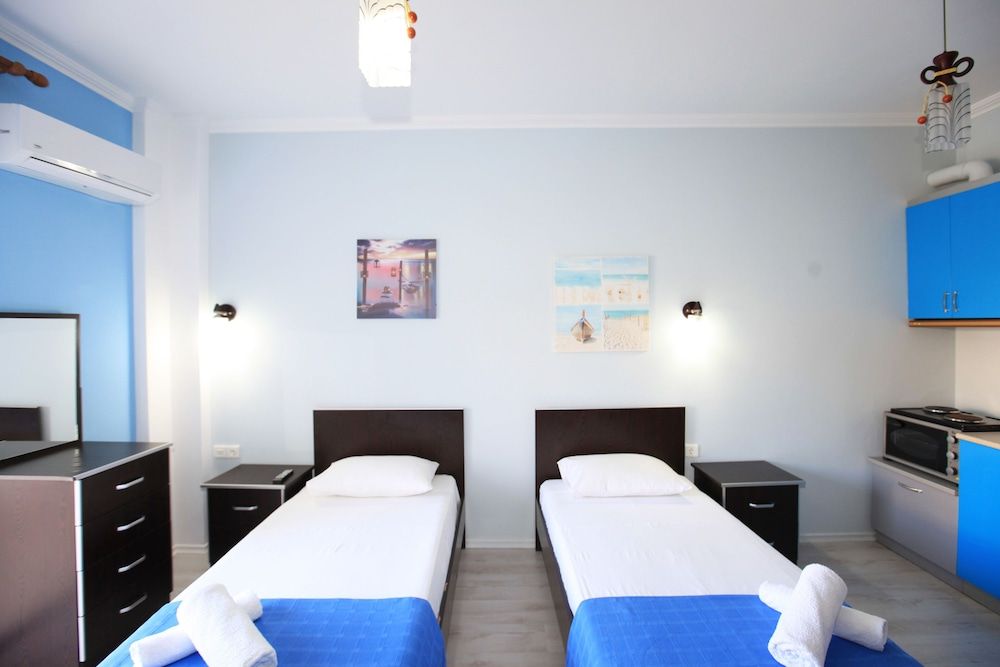 Hotel Keos Twin Room, Mountain View 2