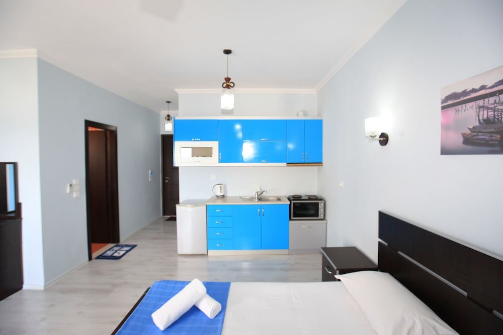 Hotel Keos Quadruple Room, Sea View 17